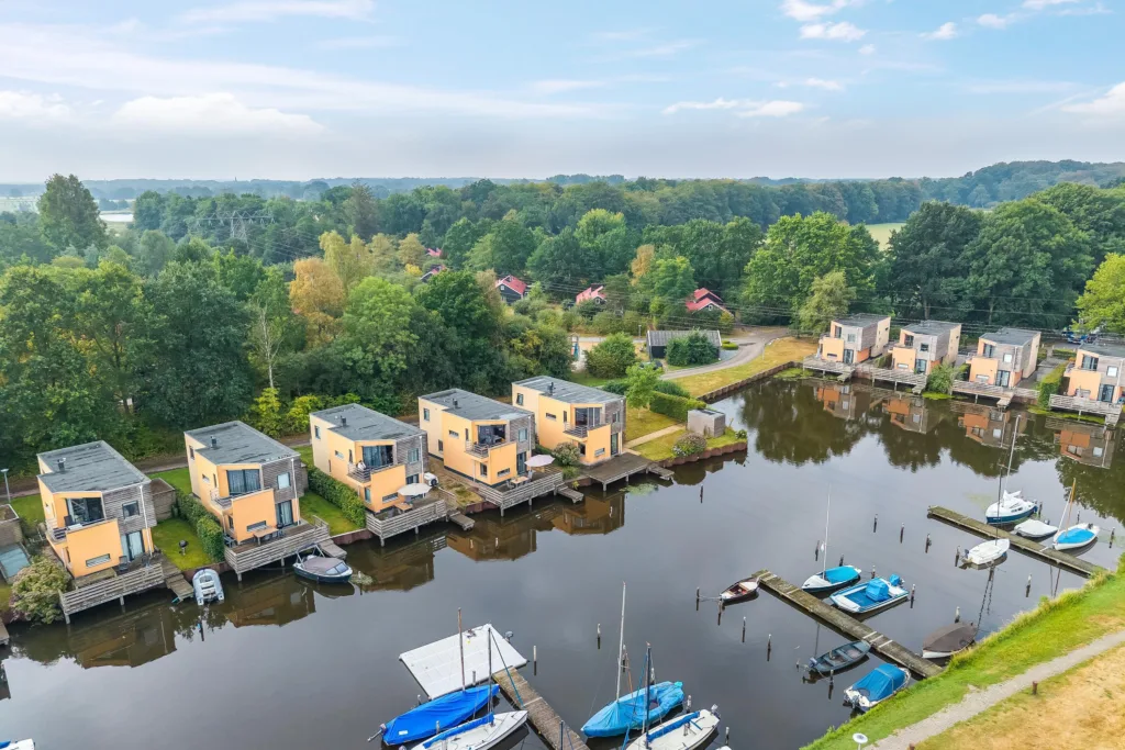 Vrijstaande woning te koop: De Bloemert 1105, Verspreide huizen Midlaren Midlaren