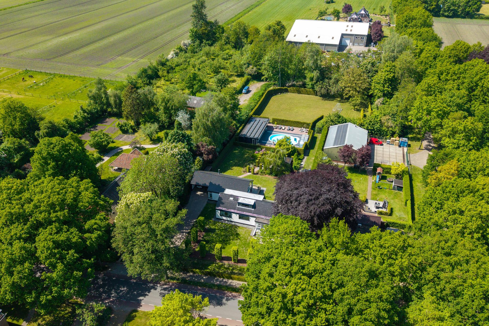 Hoofdweg 15