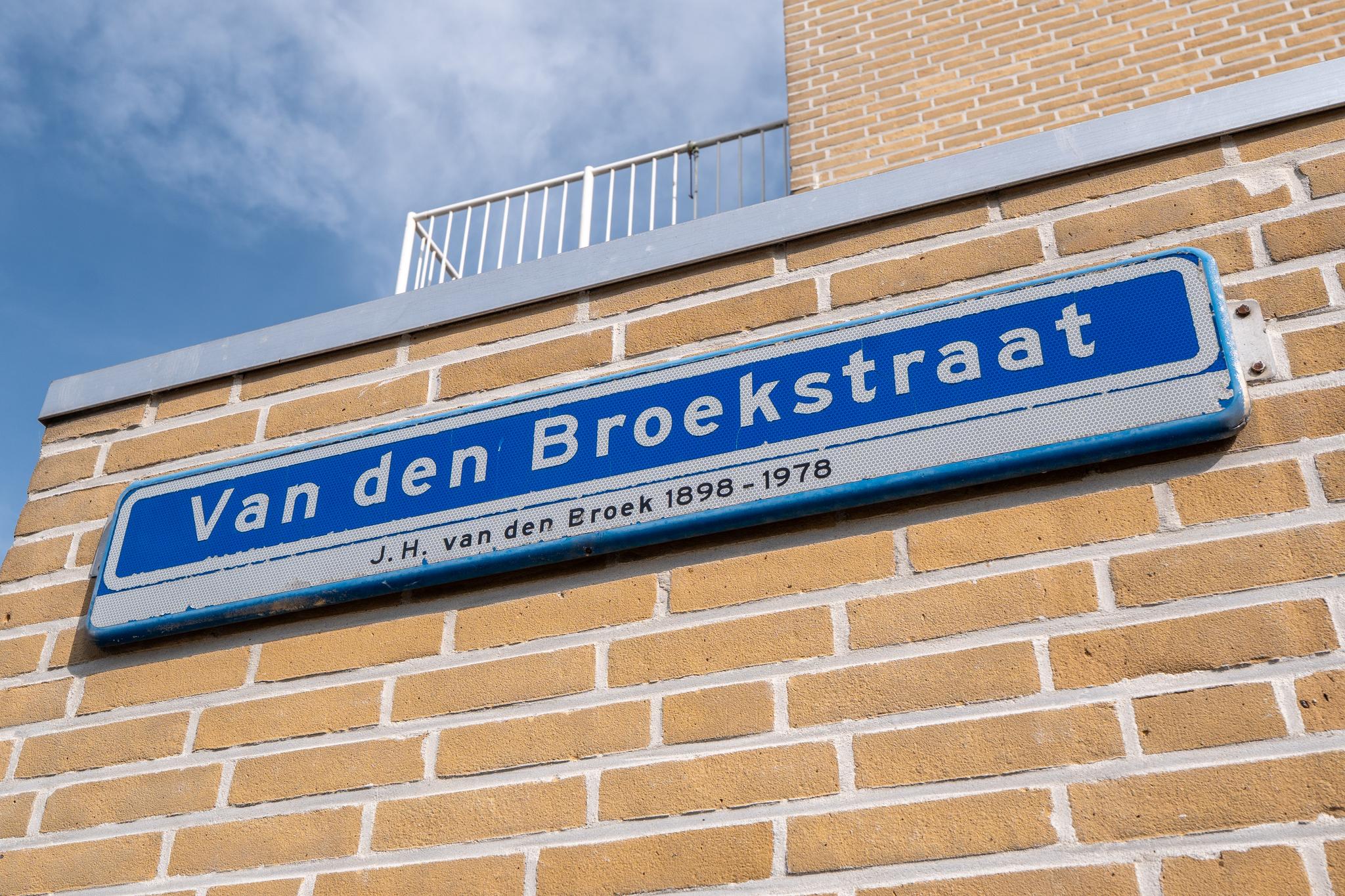 Van den Broekstraat 3